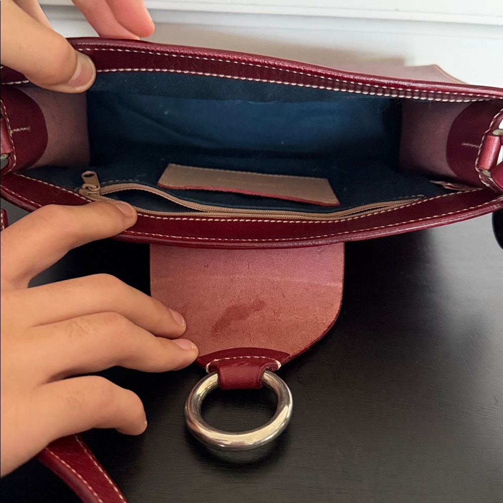 Dooney & Bourke Alto Ring Flap Italian Vachetta shoulder bag in red leather - Picture 11 of 13